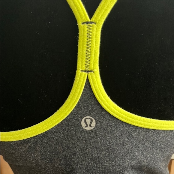 Lululemon Power Pose Tank - Picture 2 of 4